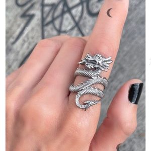 DRAGON RING🐉